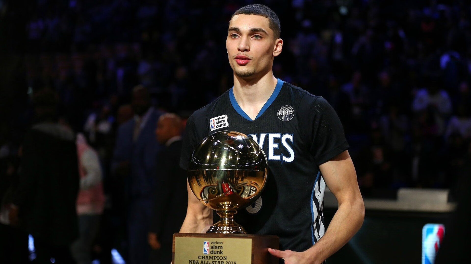 Kaiyun官方登录入口-_尼克斯主场爆冷，逆转击败强敌_，尼克斯主场球迷  第2张